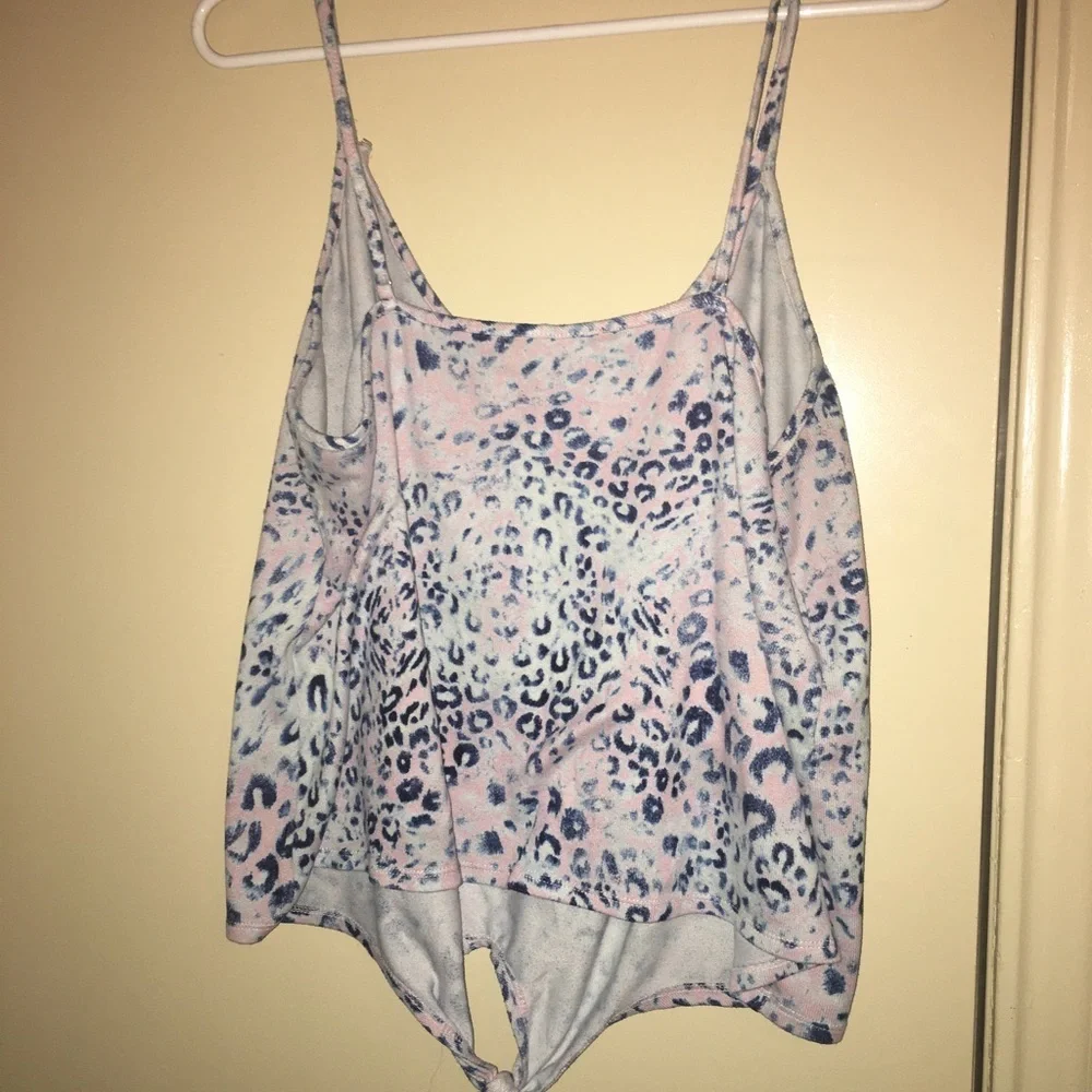 Women’s animal print crop top - Picture 2 of 3